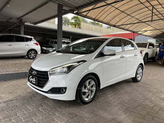 HYUNDAI HB20 1.6 PREMIUM 16V FLEX 4P AUTOMÁTICO HYUNDAI HB20 1.6 PREMIUM 16V FLEX 4P AUTOMÁTICO